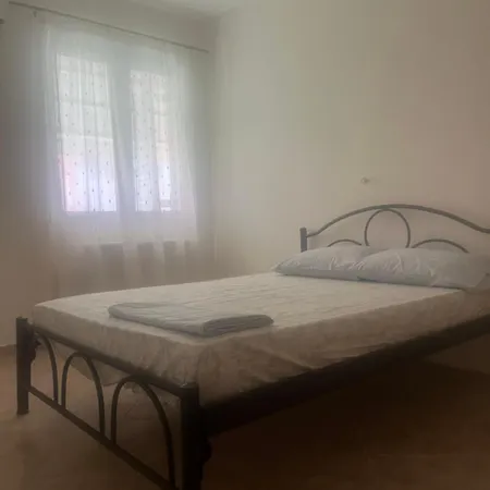 Chariklia House Apartman